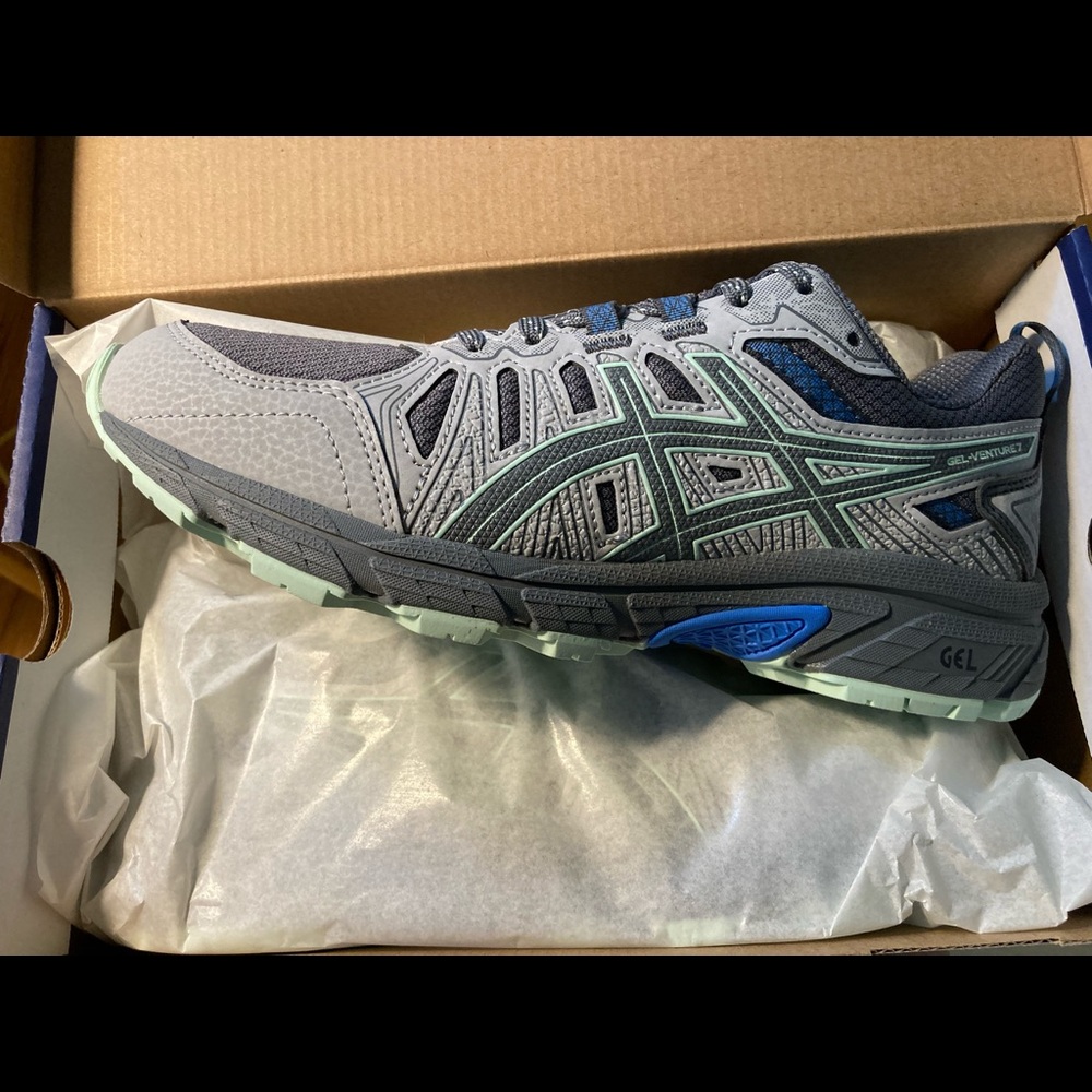Asics Gel-Venture 7 in Sheet Rock/Ice Mint NWT